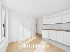 Charmant Appartement T2 rénové avec prestations de qualité dans le 18ème arrondissement