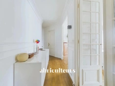 Superbe appartement lumineux au dernier étage de 86m2 avec balcon