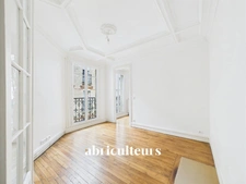 Appartement lumineux 5e étage, 34,21 m² Carrez, au cœur de Paris 18e