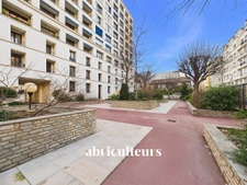 BOULOGNE BILLANCOURT - STUDIO  AVEC GRANDES TERRASSES ET VUE TOUR EIFFEL - 24 M² - 260 000€