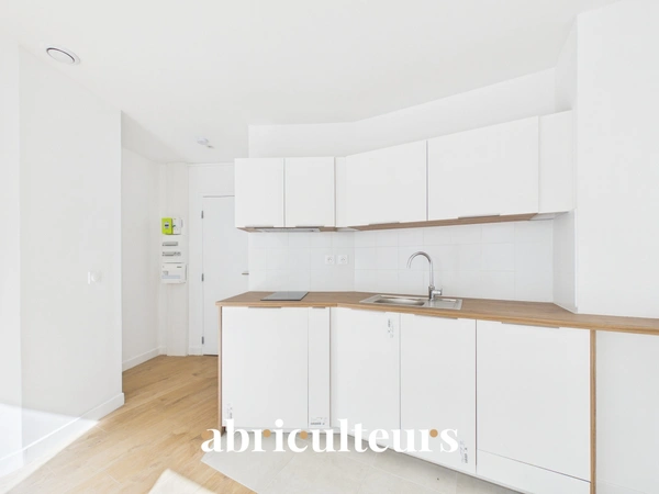 Bel appartement rénové et lumineux dans un quartier recherché du 18ème arrondissement