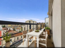 Appartement avec balcon dans immeuble récent à Bois-Colombes