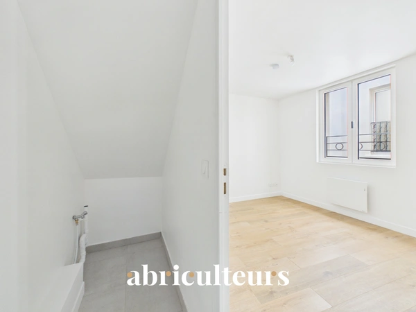 Beau duplex "esprit maison" rénové et confortable au cœur du 18ᵉ arrondissement