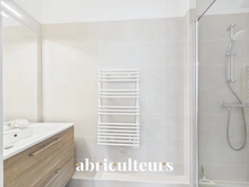 Appartement familial 5 pièces<span></span>85 m²<span></span>Balcon<span></span>Parking double<span></span>Rueil-Malmaison