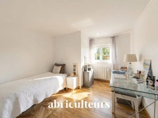 Lauris<span></span>Maison 170 m² à réinventer sur terrain de 2.4 ha avec foret<span></span>Vue dégagée