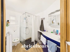 Lauris<span></span>Maison 170 m² à réinventer sur terrain de 2.4 ha avec foret<span></span>Vue dégagée