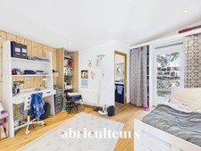 Lauris<span></span>Maison 170 m² à réinventer sur terrain de 2.4 ha avec foret<span></span>Vue dégagée