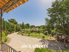 Lauris<span></span>Maison 170 m² à réinventer sur terrain de 2.4 ha avec foret<span></span>Vue dégagée