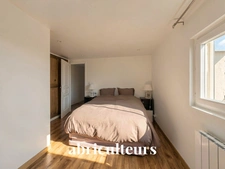 Lauris<span></span>Maison 170 m² à réinventer sur terrain de 2.4 ha avec foret<span></span>Vue dégagée