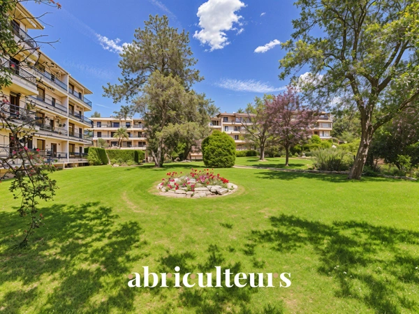 Appartement 3 pièces<span></span>94 m² avec large balcon -Le Chambord<span></span>La Torse, Aix-en-Provence