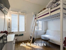 STUDIO AVEC PARKING RARE<span></span>INVESTISSEMENT D’EXCEPTION MARAIS 17 m²<span></span>EMPLACEMENT PREMIUM