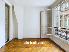 PARIS 9 / ROCHECHOUART<span></span>APPARTEMENT<span></span>4 PIECES<span></span>2/3 CHAMBRES -88 m2