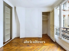 PARIS 9 / ROCHECHOUART<span></span>APPARTEMENT<span></span>4 PIECES<span></span>2/3 CHAMBRES -88 m2