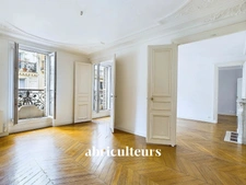 PARIS 9 / ROCHECHOUART<span></span>APPARTEMENT<span></span>4 PIECES<span></span>2/3 CHAMBRES -88 m2