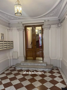 PARIS 9 / ROCHECHOUART<span></span>APPARTEMENT<span></span>4 PIECES<span></span>2/3 CHAMBRES -88 m2
