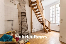 PARIS 1ER / LES HALLES<span></span>DUPLEX<span></span>2 PIÈCES<span></span>1 CHAMBRE<span></span>47m2<span></span>574.000 €