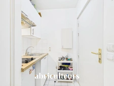 STUDIO AVEC PARKING RARE<span></span>INVESTISSEMENT D’EXCEPTION MARAIS 17 m²<span></span>EMPLACEMENT PREMIUM