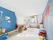 Appartement de Caractère Traversant<span></span>3 Pièces<span></span>Paris 18ème (Limite 17ème)