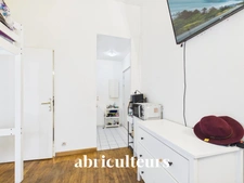 STUDIO AVEC PARKING RARE<span></span>INVESTISSEMENT D’EXCEPTION MARAIS 17 m²<span></span>EMPLACEMENT PREMIUM