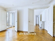 PARIS 9 / ROCHECHOUART<span></span>APPARTEMENT<span></span>4 PIECES<span></span>2/3 CHAMBRES -88 m2