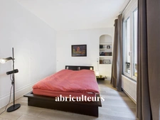 Rue des Batignolles : 3 Pièces au Dernier Étage avec Ascenseur