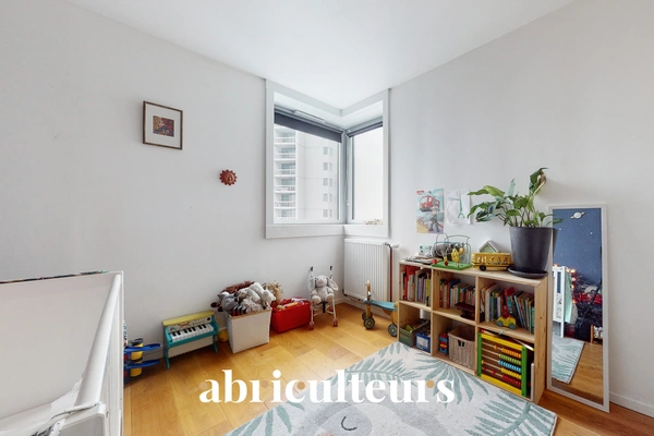 Appartement lumineux avec vue dégagée en vente à Paris 19ème 75019