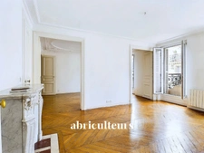 PARIS 9 / ROCHECHOUART<span></span>APPARTEMENT<span></span>4 PIECES<span></span>2/3 CHAMBRES -88 m2