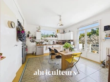 Spacieuse maison familiale de 230 m²<span></span>7 chambres<span></span>Garage<span></span>Pompe à chaleur<span></span>Quartier Procé