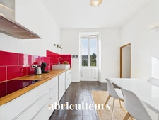 Bel appartement de 94m2 — Traversant et lumineux - DPE C - 3 Chambres spacieuses  - Cave et Grenier - Nantes - Proche rue de la bastille