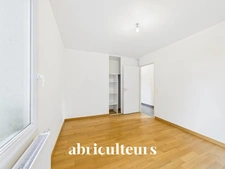 Appartement de 65,18m2<span></span>DPE C<span></span>Immeuble de 2011<span></span>2 chambres -terrasse de 13,75m2 <span></span>1 parking<span></span>Espace vélo<span></span>26 rue des grenouilles<span></span>Nantes