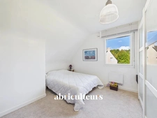 Très belle maison de 258m2 bien entretenue - 4 chambres - Piscine intérieure - Domaine privé du Haut Bissin - Garage - Terrain de 1800m2