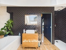 Maison en copropriété de 88,7m2 au sol (71m2 carrez) <span></span>Rénovation de 2021<span></span>Jardin privatif de 168m2 <span></span>Garage<span></span>3 caveaux<span></span>Entre Chantenay et Zola