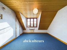 Grande maison à rénover <span></span> 8 pièces<span></span>6 chambres et 1 bureau<span></span>Studio indépendant<span></span>Mairie de Chantenay