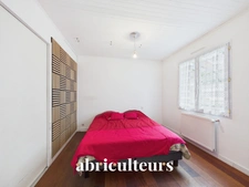 Maison de plain pied de 140m2<span></span>1000m2 de terrain<span></span>4 Chambres<span></span>Terasses<span></span>5 parkings<span></span>Pompe à chaleur et panneaux solaires<span></span>Saint-Jean-de-Boiseau