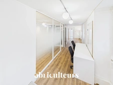 Bureau de 64m2<span></span>3 bureaux et 1 open space<span></span>1 espace cuisine<span></span>WC et douche<span></span>Dépendance<span></span>98 rue Jean Fraix<span></span>Rezé