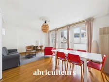 Bel appartement lumineux de 79m2 - 3ème étage - Ascenseur - Cave - Nombreux rangements  - Quartier Bretagne - Rue du Pont Sauvetout
