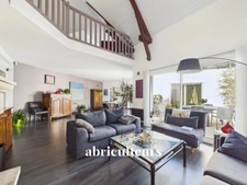 Très belle maison de 258m2 bien entretenue - 4 chambres - Piscine intérieure - Domaine privé du Haut Bissin - Garage - Terrain de 1800m2