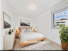 Appartement de 64,46m2<span></span>DPE A<span></span>Immeuble de 2015<span></span>2 chambres -Loggia de 24m2 <span></span>1 parking<span></span>local vélo privatif<span></span>22 rue August Lepère- Nantes