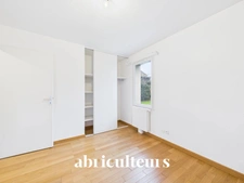 Appartement 2 chambres - DPE C - Immeuble de 2011 - 2 chambres -terrasse de 13,75m2  - 1 parking - Espace vélo - 26 rue des grenouilles - Nantes