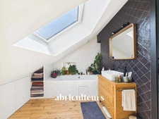 Maison en copropriété de 88,7m2 au sol (71m2 carrez) <span></span>Rénovation de 2021<span></span>Jardin privatif de 168m2 <span></span>Garage<span></span>3 caveaux<span></span>Entre Chantenay et Zola