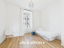 Bel appartement de 94m2 — Traversant et lumineux - DPE C - 3 Chambres spacieuses  - Cave et Grenier - Nantes - Proche rue de la bastille