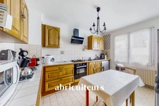 INDRE<span></span>MAISON<span></span>6 PIÈCES<span></span>4 CHAMBRES<span></span>142M2<span></span>385 000€