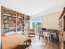 Maison aux beaux volumes - Avenue Privée - Jardin - Garage double et places de parking en vente à Nantes (44000)