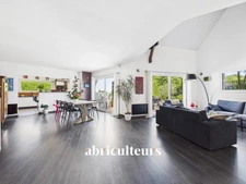 Très belle maison de 258m2 bien entretenue - 4 chambres - Piscine intérieure - Domaine privé du Haut Bissin - Garage - Terrain de 1800m2