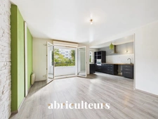 Bel appartement de 66,49m2<span></span>Construction de 2002<span></span>DPE C<span></span>Ascenseur<span></span>2 chambres<span></span>balcon<span></span>1 Box double<span></span>Local à vélo<span></span>Nantes<span></span>10 rue Babonneau