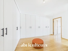 Grande maison d'architecte de 219M2<span></span>DPE C<span></span>Jardin<span></span>5 chambres<span></span>Mobilier sur-mesure<span></span>Un garage/buanderie<span></span>2 parking<span></span>Rezé<span></span>Rue de l’Aérodrome