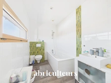 Grande maison d'architecte de 219M2<span></span>DPE C<span></span>Jardin<span></span>5 chambres<span></span>Mobilier sur-mesure<span></span>Un garage/buanderie<span></span>2 parking<span></span>Rezé<span></span>Rue de l’Aérodrome