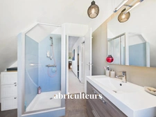 Très belle maison de 258m2 bien entretenue - 4 chambres - Piscine intérieure - Domaine privé du Haut Bissin - Garage - Terrain de 1800m2