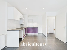 Appartement 2 chambres - DPE C - Immeuble de 2011 - 2 chambres -terrasse de 13,75m2  - 1 parking - Espace vélo - 26 rue des grenouilles - Nantes