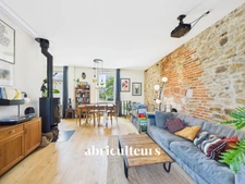 Maison en copropriété de 88,7m2 au sol (71m2 carrez) <span></span>Rénovation de 2021<span></span>Jardin privatif de 168m2 <span></span>Garage<span></span>3 caveaux<span></span>Entre Chantenay et Zola